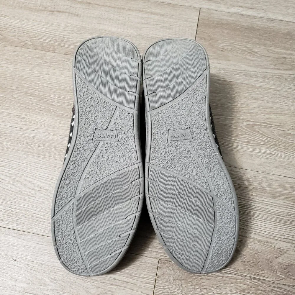 NEW Men's Levis size 11 / 12 slip on felt loafer slipper memory foam shoe casual